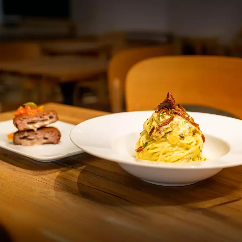 Carbonara com polpetone